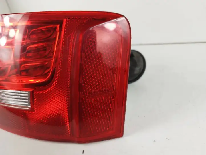 Audi A5 8T 8F (2007 - 2011) 8T8945096D Задний фонарь в кузове — фото 7