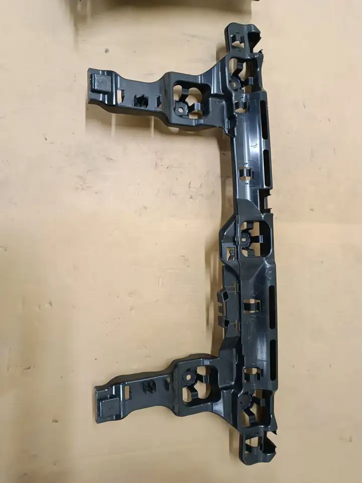 BMW 1 F40 (2019 - ) 8072575 Кронштейн заднего бампера — фото 2