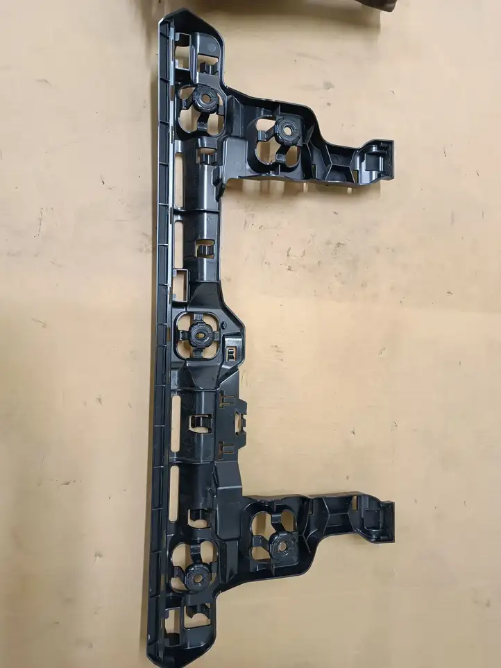 BMW 1 F40 (2019 - ) 8072575 Кронштейн заднего бампера — фото 6
