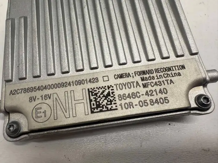 Toyota RAV 4 (XA50) (2018 - ) 8646C42140 Камера в лобовом стекле — фото 4