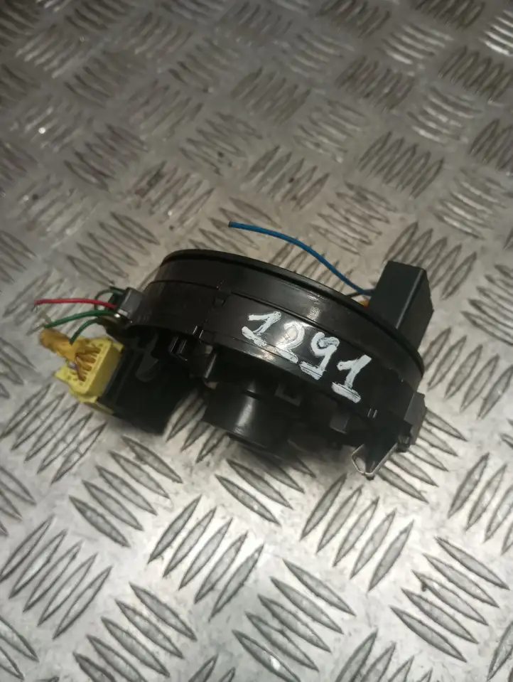 Toyota Corolla E120 E130 (2004 - 2007) 2EJ0967 Контактное кольцо SRS — фото 2