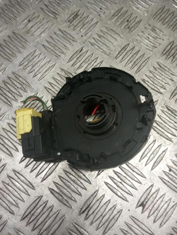 Toyota Corolla E120 E130 (2004 - 2007) 2EJ0967 Контактное кольцо SRS — фото 3
