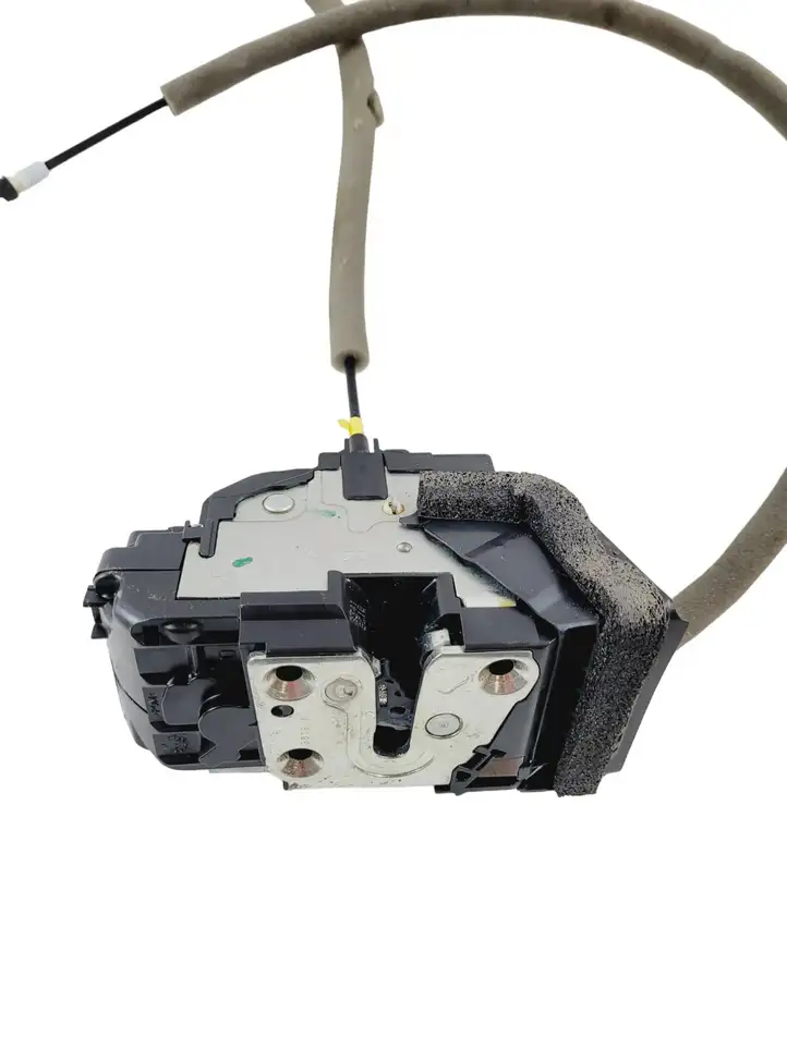 Nissan Qashqai (2017 - 2020) P32SFRCS Замок передней двери — фото 1