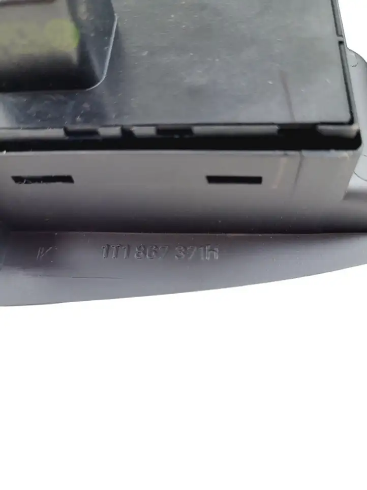 Volkswagen Touran II (2010 - 2016) 1T1867371H Блок кнопок стеклоподъемников — фото 3