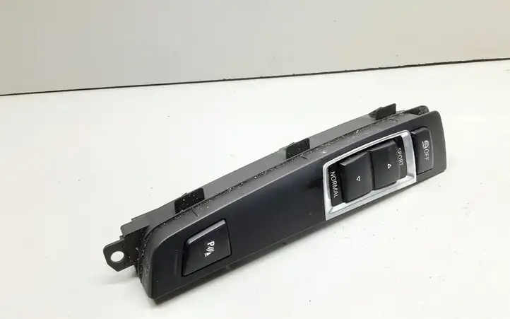 BMW 5 F10 F11 (2009 - 2016) 9202936 Кнопка парктроника — фото 1