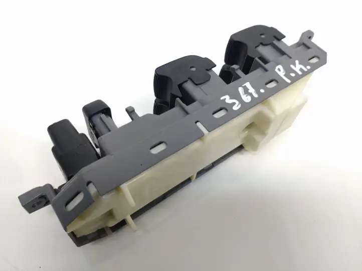 Toyota Auris E180 (2012 - 2018) 8404002120 Кнопка стеклоподъемников — фото 4
