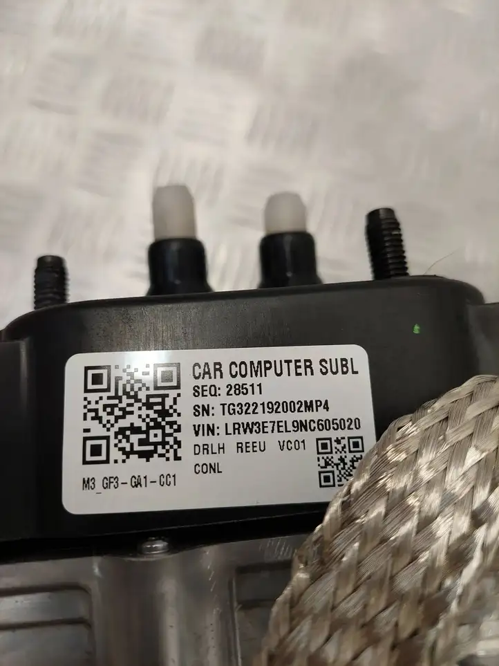 Tesla Model 3 (2017 - 2023) 168127100E Прочие блоки управления — фото 2