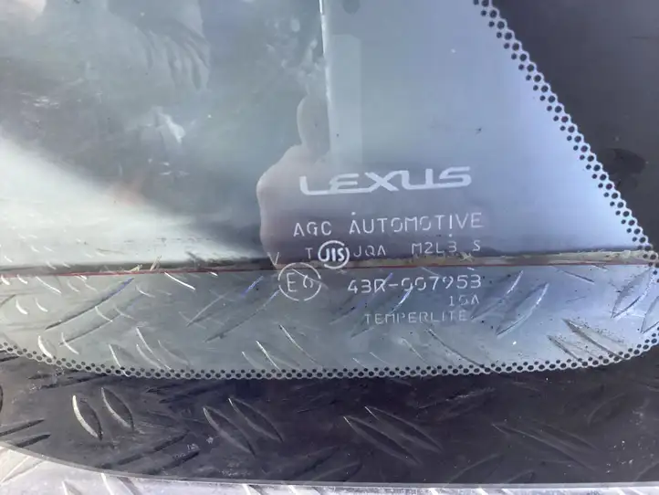Lexus CT 200H (2010 - 2013) Форточка двери — фото 2