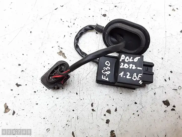 Volkswagen Polo V 6R (2009 - 2015) 1k0906093g Реле насоса горючего — фото 2