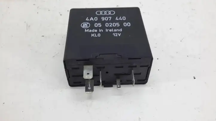 Audi A6 S6 C5 4B (2001 - 2004) 4A0907440 Реле интервала стеклоочистителей — фото 1