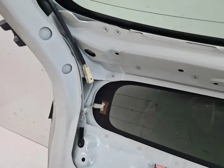 Toyota Prius (XW50) (2015 - ) Крышка багажника — фото 13