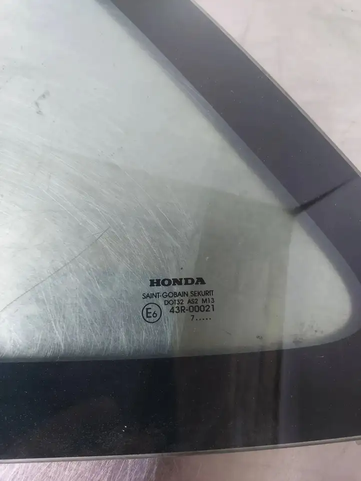 Honda Civic (2006 - 2011) DOT32AS2M13 Заднее боковое стекло — фото 2