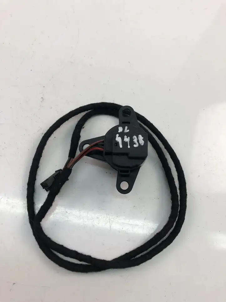 Mercedes-Benz SL R230 (2001 - 2012) A2308208310 Кнопка закрытия крышки багажника — фото 2