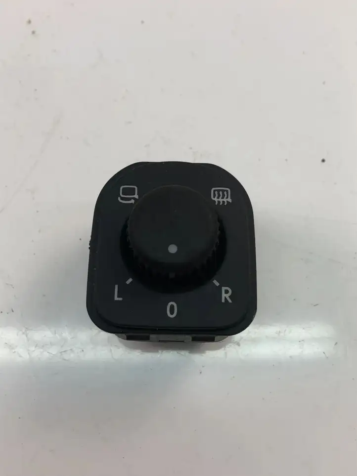 Volkswagen Tiguan (2007 - 2011) 1K0959565J Блок кнопок стеклоподъемников — фото 2