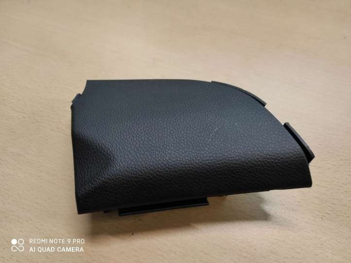 84735A6000 Hyundai i30 Kita panelės detalė