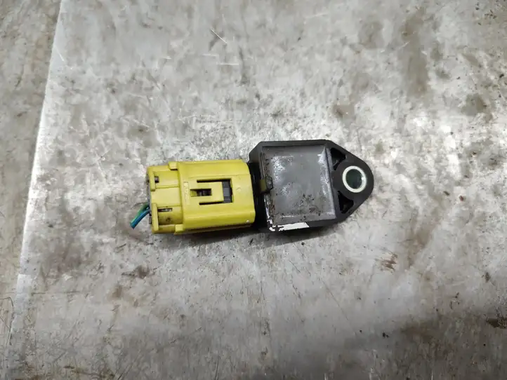 Toyota Avensis T250 (2003 - 2006) 8983305010 Датчик удара SRS — фото 2