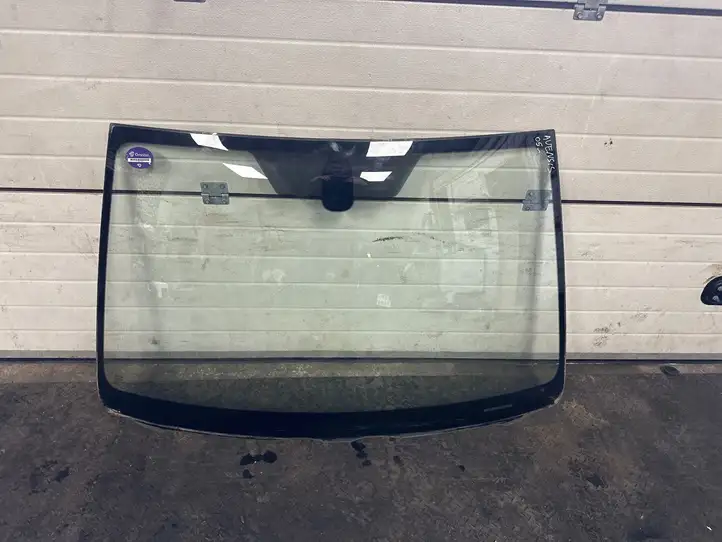 Toyota Avensis T250 (2006 - 2009) 43R001647 Переднее стекло — фото 1