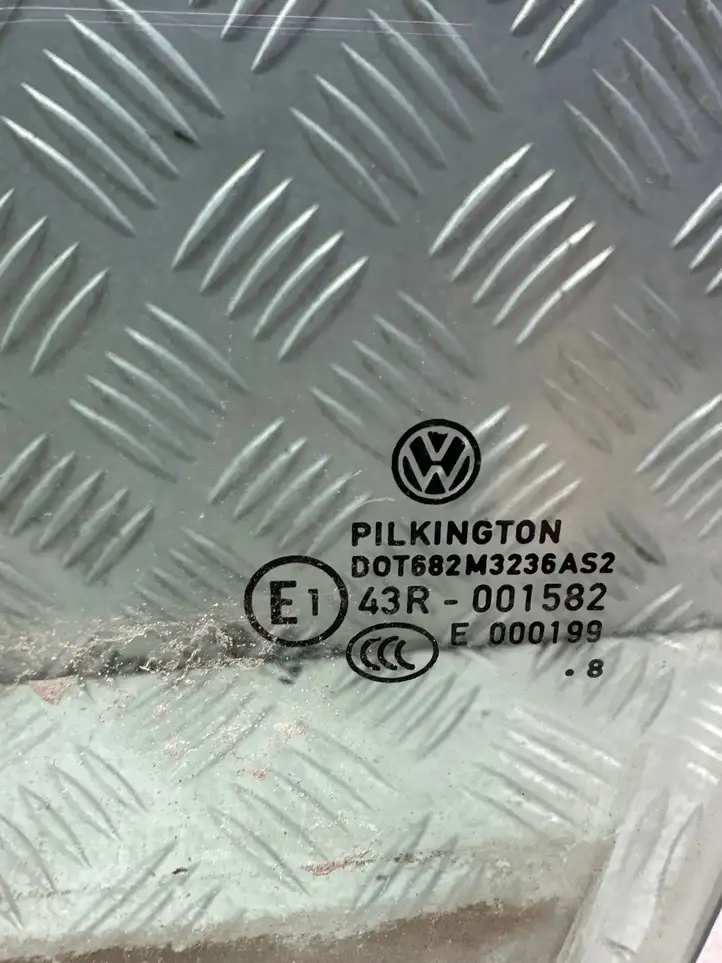 Volkswagen Touran I (2003 - 2010) 43R001589 Стекло передней двери — фото 2