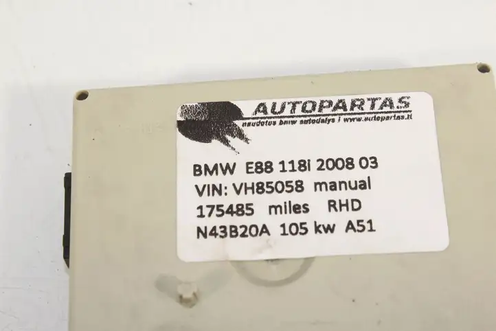 BMW 1 E82 E88 (2007 - 2014) 6980078 Усилитель антенны — фото 2