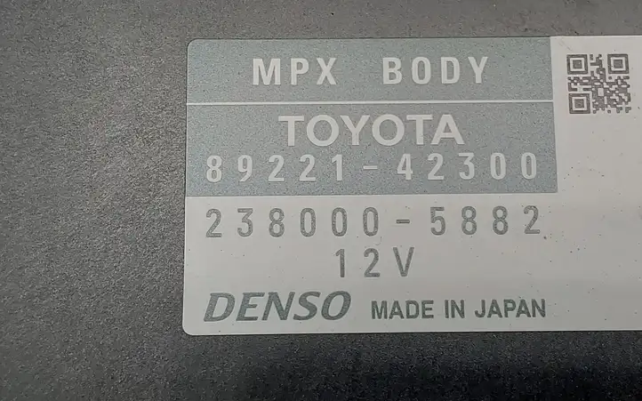 Toyota RAV 4 (XA40) (2012 - 2018) 8273042811 Блок предохранителей — фото 3
