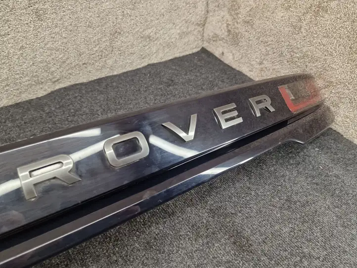 Land Rover Range Rover Velar (2017 - ) J8A213192BE Задний фонарь в крышке багажника — фото 4