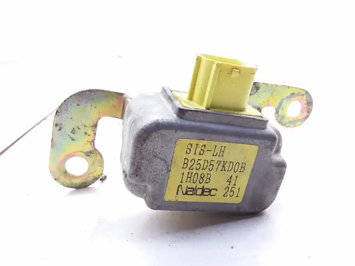 Mazda 323 F (1994 - 2000) B25D57KD0B Датчик удара SRS — фото 1