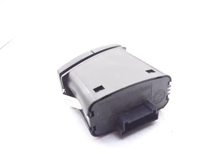 BMW 5 E60 E61 (2004 - 2010) 61316919506 Включатель аварийных фонарей — фото 2