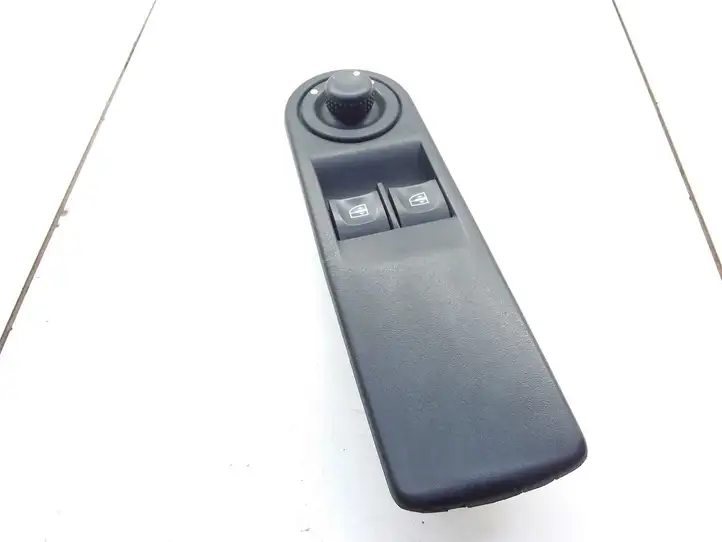 Renault Clio IV (2012 - 2019) 809611667R Кнопка стеклоподъемников — фото 3