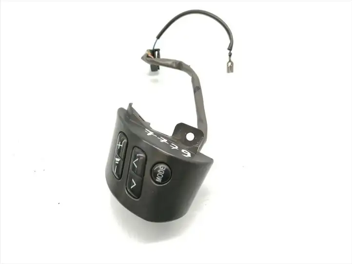 Toyota Corolla E120 E130 (2000 - 2004) Кнопки на рулевом колесе — фото 1