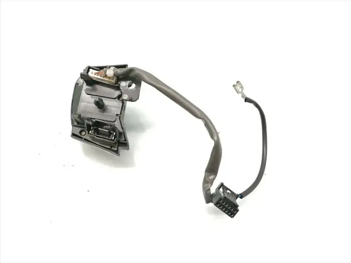 Toyota Corolla E120 E130 (2000 - 2004) Кнопки на рулевом колесе — фото 3