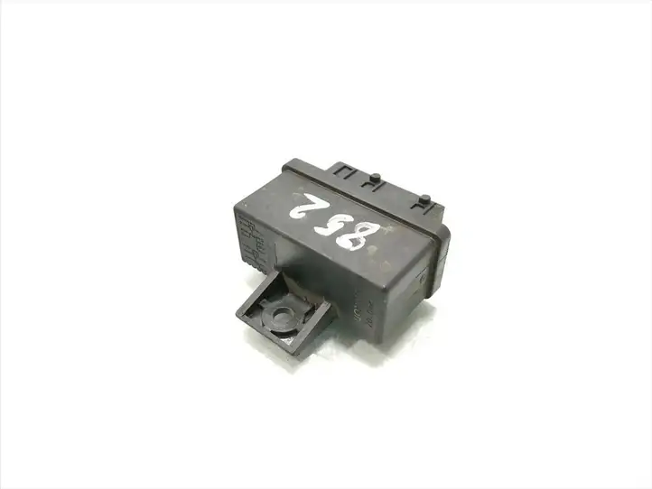 Citroen C4 (2004 - 2008) 240107 Реле насоса горючего — фото 2