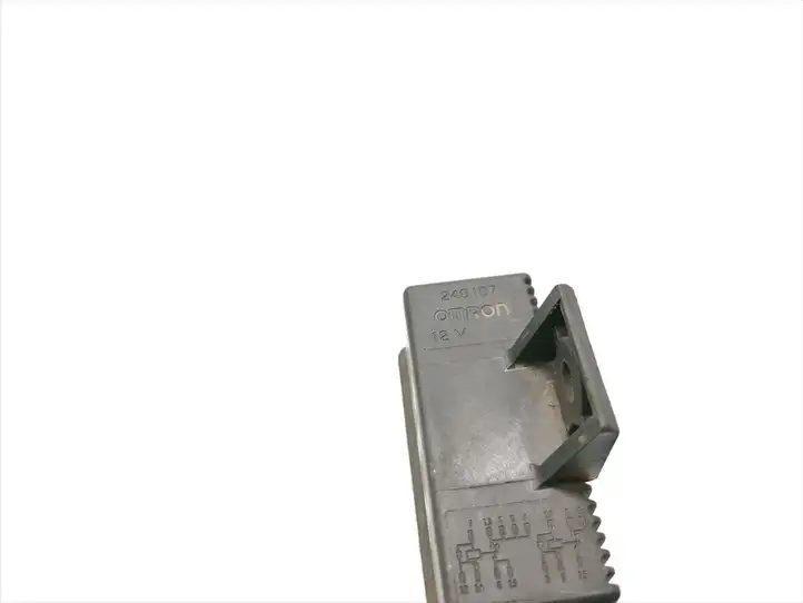Citroen C4 (2004 - 2008) 240107 Реле насоса горючего — фото 4
