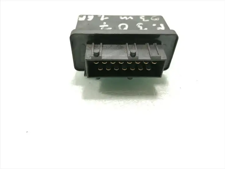 Citroen C4 (2004 - 2008) 240107 Реле насоса горючего — фото 3