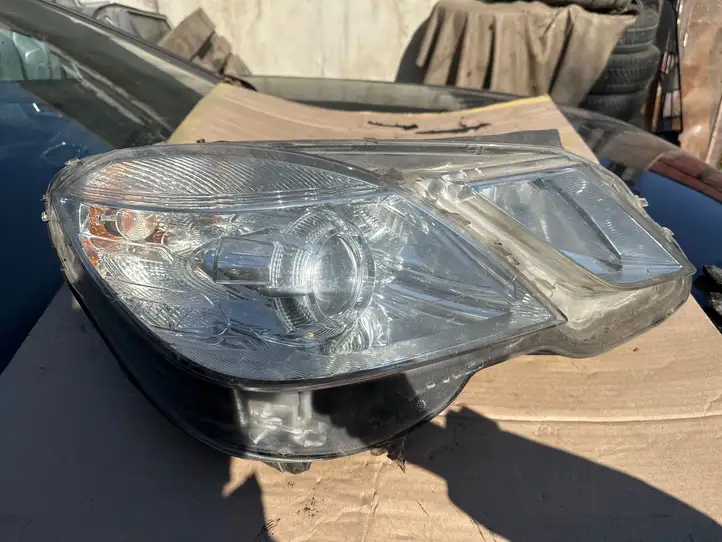 Mercedes-Benz E W212 (2009 - 2016) A2128208461 Передняя фара — фото 2