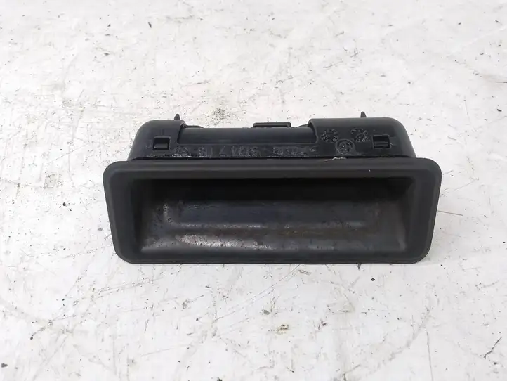 BMW X1 E84 (2009 - 2015) 7118158 Кнопка закрытия крышки багажника — фото 1