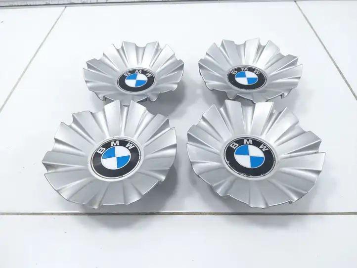 BMW 5 F10 F11 (2009 - 2016) 676937001 Колпачек колесных болтов — фото 1