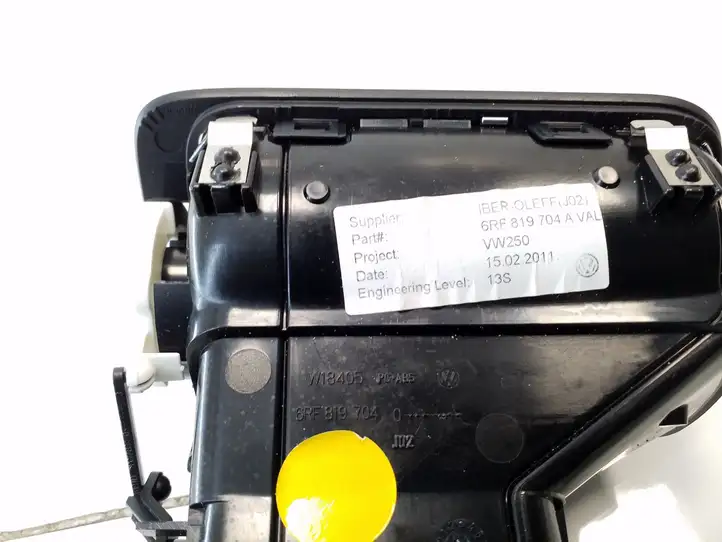 Volkswagen Polo V 6R (2009 - 2015) 6RF819704A Боковой воздушный дефлектор — фото 2