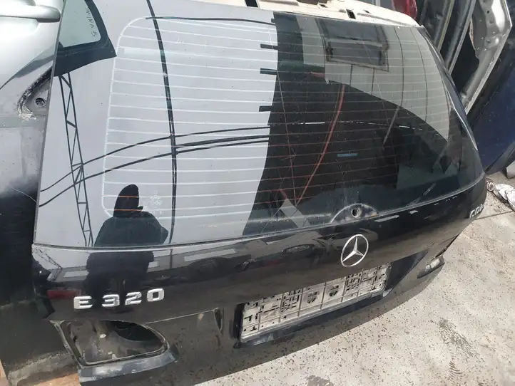 Mercedes-Benz E W211 (2002 - 2009) Крышка багажника — фото 10