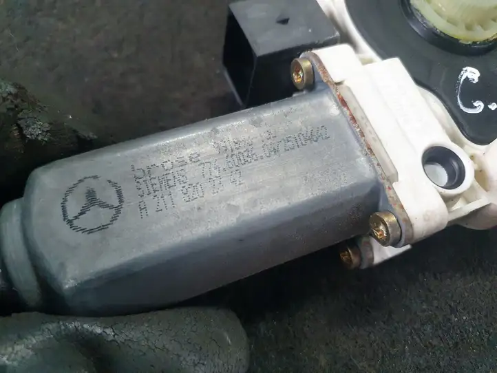 Mercedes-Benz E W211 (2002 - 2009) A2118202342 Стеклоподъемник задней двери — фото 5