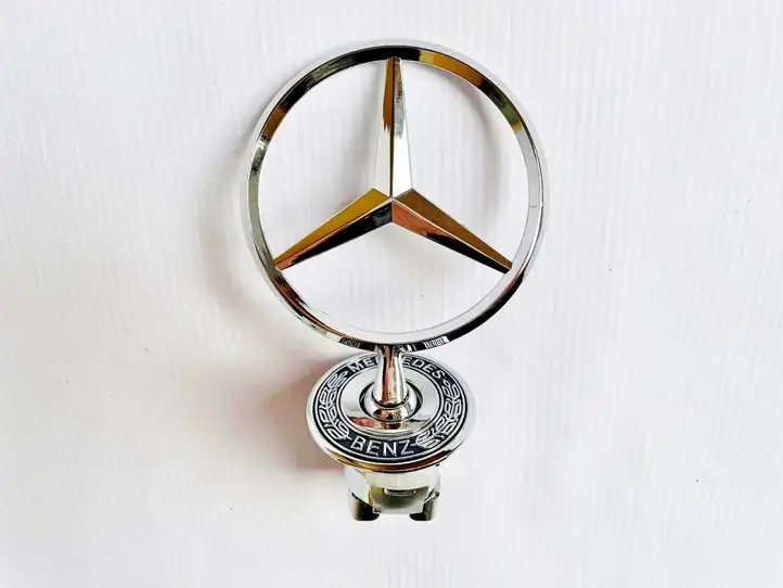 Mercedes-Benz E W211 (2002 - 2009) A2108800186 Эмблема автомобиля — фото 8
