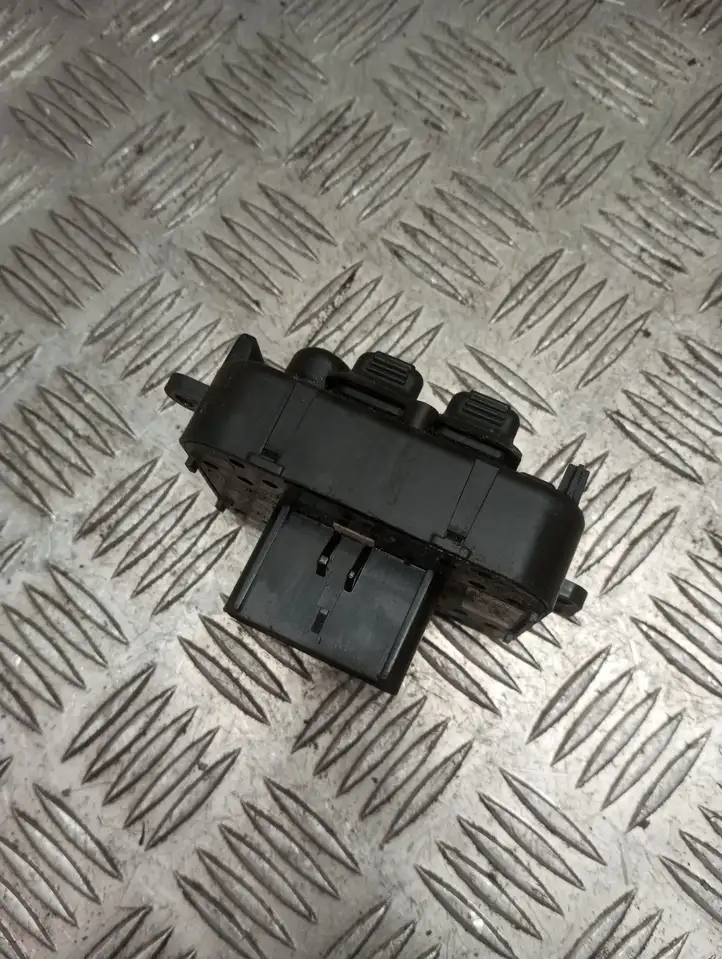 Jeep Cherokee (2001 - 2007) 56054002AA Кнопка стеклоподъемников — фото 3
