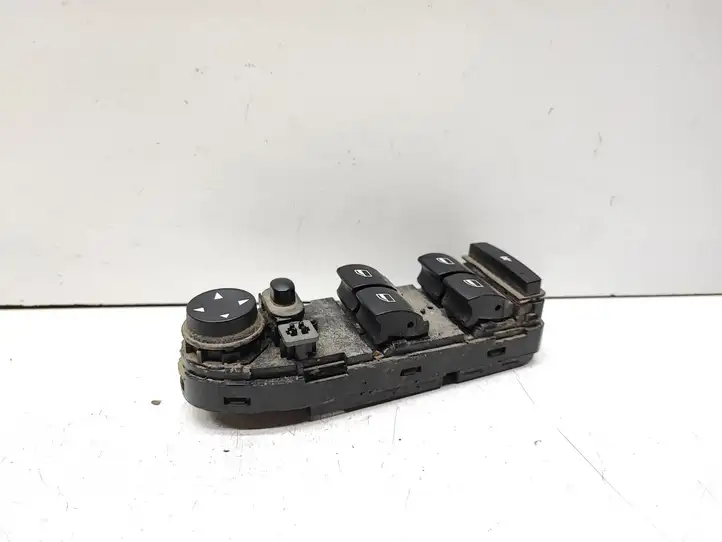 BMW 5 E60 E61 (2004 - 2010) 9122110 Кнопка стеклоподъемников — фото 1