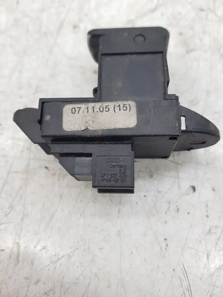Audi A6 S6 C6 4F (2004 - 2008) 4F1927225 Кнопка ручного тормоза — фото 2