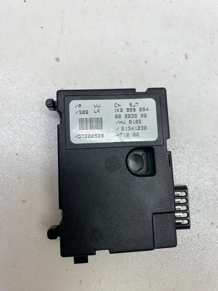 Audi A3/S3 8P (2008 - 2013) 1K0959654 Датчик угла поворота руля — фото 3