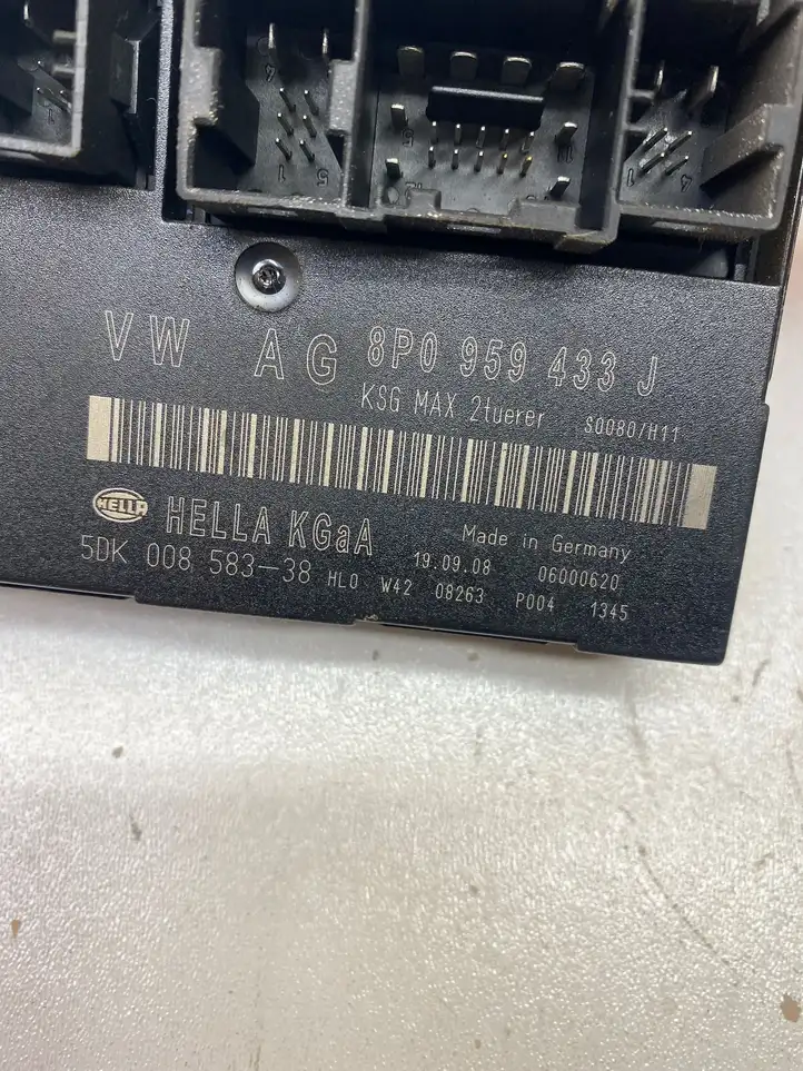 Audi A3/S3 8P (2008 - 2013) 8P0959433J Модуль комфорта — фото 3