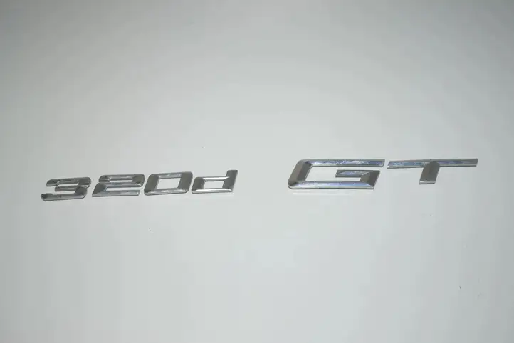 BMW 3 GT F34 (2013 - 2017) 7351952 Эмблема производителя — фото 3