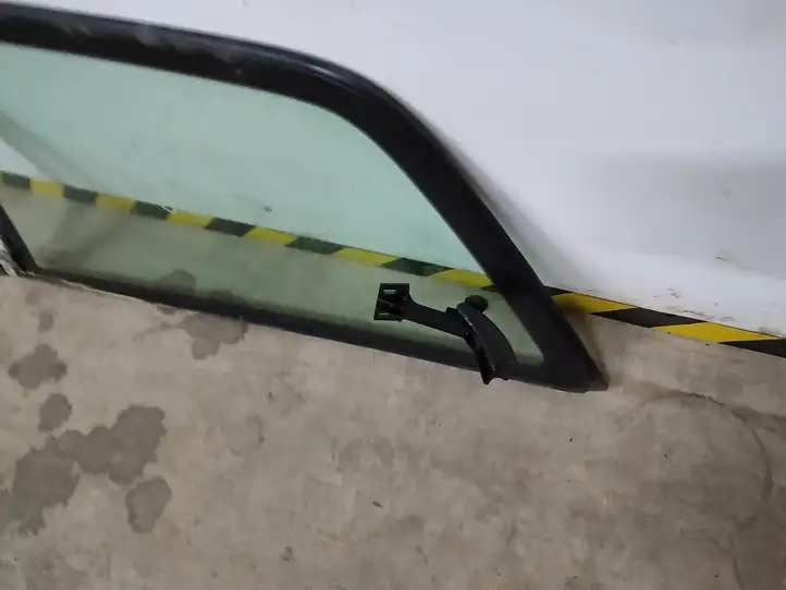 Audi A3/S3 8L (2000 - 2003) Форточка двери — фото 3