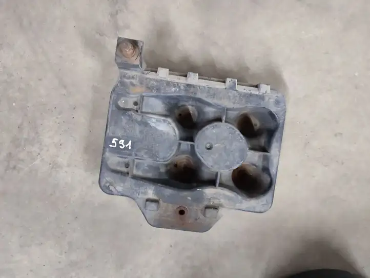 Audi A3/S3 8L (2000 - 2003) 1J0804373A Площадка аккумулятора — фото 1