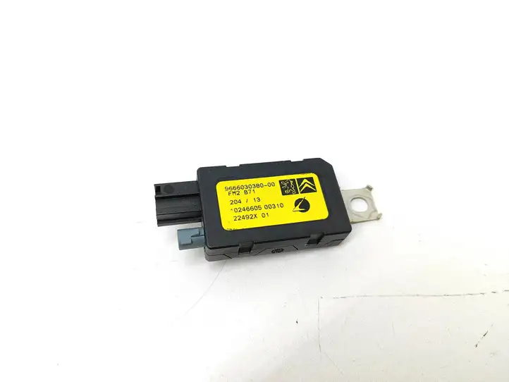 Citroen C4 (2011 - 2016) 9666030380 Усилитель антенны — фото 1