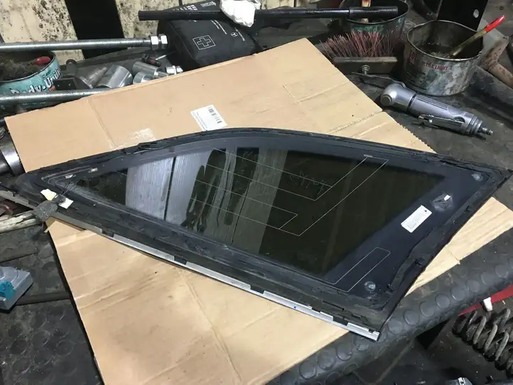 Mercedes-Benz C W204 (2007 - 2014) A2046705312 Заднее боковое стекло — фото 2